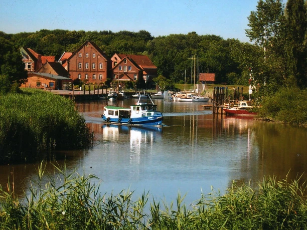 Neuhaus Historischer Hafen