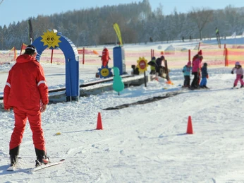 skischule-kinderland-dorfwiese.jpg