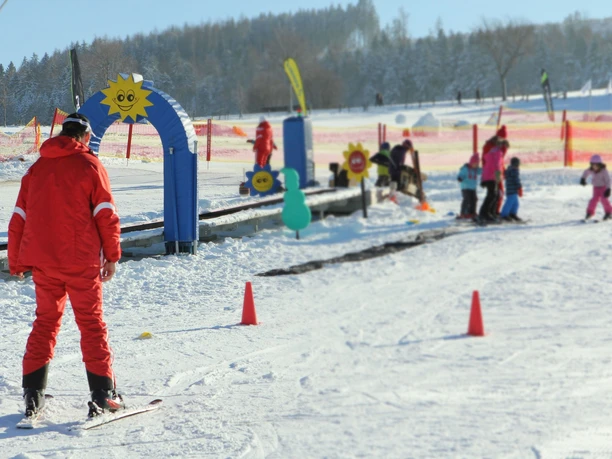 skischule-kinderland-dorfwiese.jpg