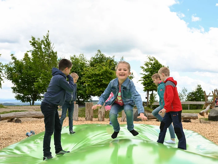 spielplatz-ettelsberg-trampolin.jpg