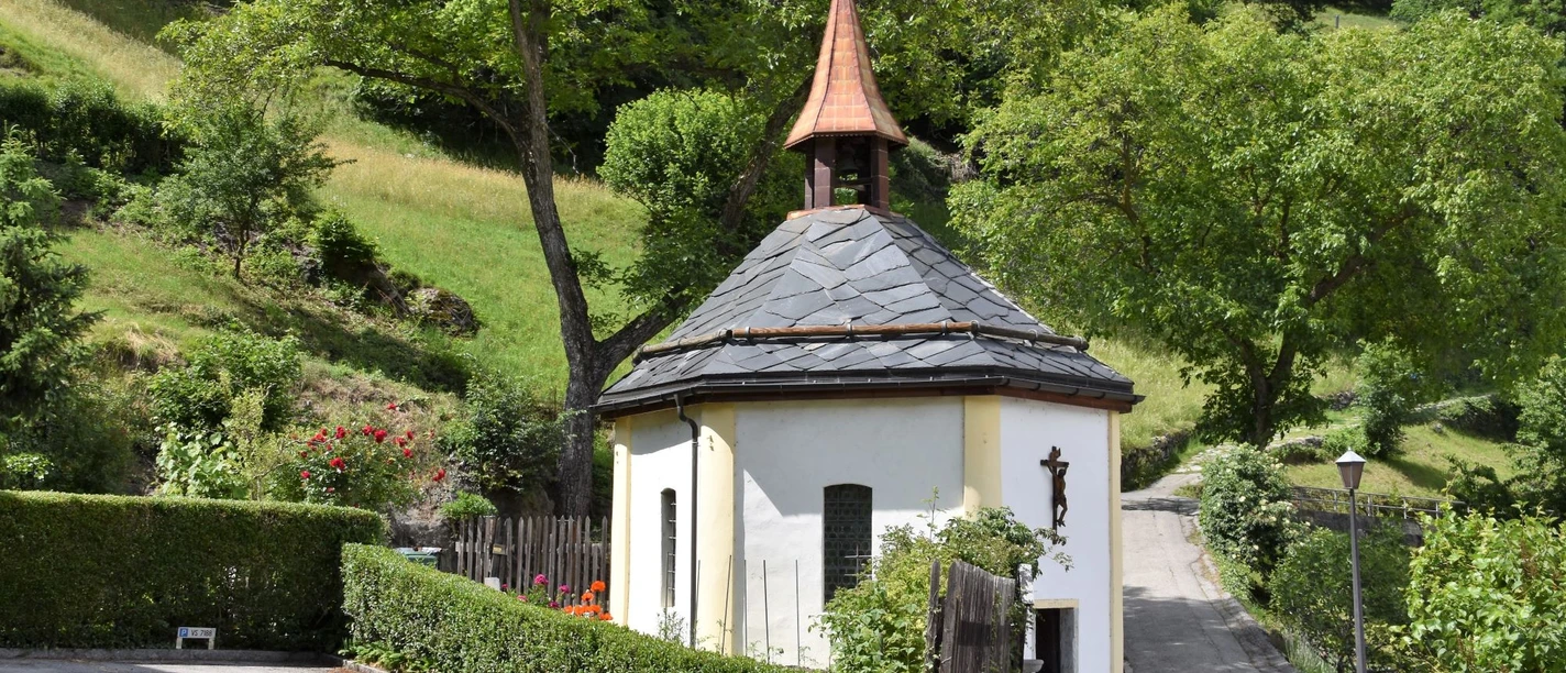 Die Antoniuskapelle Klosi in Naters wurde 1750 eingeweiht Die Antoniuskapelle Klosi in Naters wurde 1750 eingeweiht