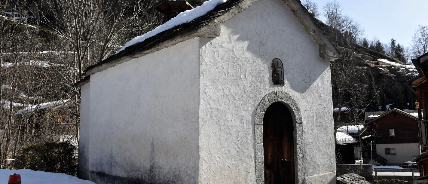 Die Muttergotteskapelle stammt aus dem Jahre 1687. Die Muttergotteskapelle stammt aus dem Jahre 1687.