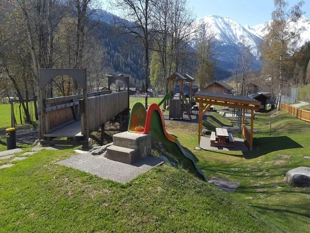 Döttinger-Ferienhaus-Spielplatz.jpg