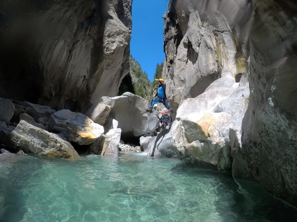 With a trained mountain guide from the BelalpAlpinCenter, you go on a discovery tour in the Valais mountains. With a trained mountain guide from the BelalpAlpinCenter, you go on a discovery tour in the Valais mountains.