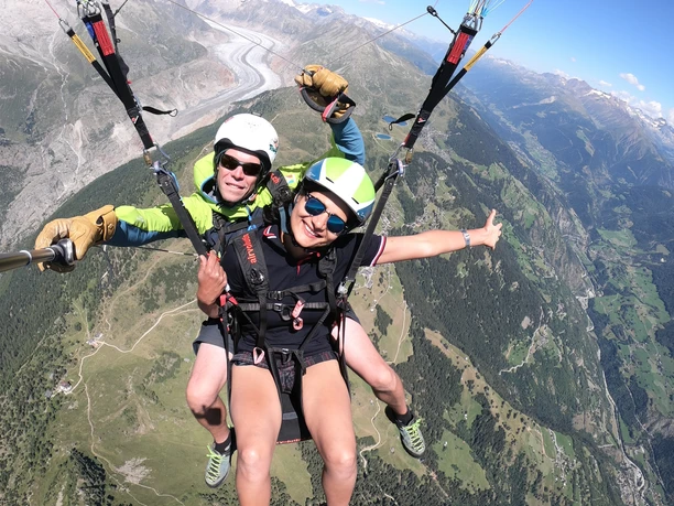 Vol en parapente & delta dans le PATRIMOINE MONDIAL UNESCO Jungfrau Aletsch Vol en parapente & delta dans le PATRIMOINE MONDIAL UNESCO Jungfrau Aletsch