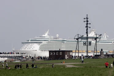 Kreuzliner und Semaphor.jpg