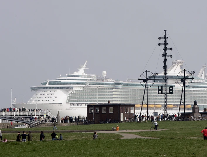 Kreuzliner und Semaphor.jpg