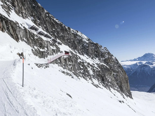 The experience begins at 3100 metres above sea level. The experience begins at 3100 metres above sea level.