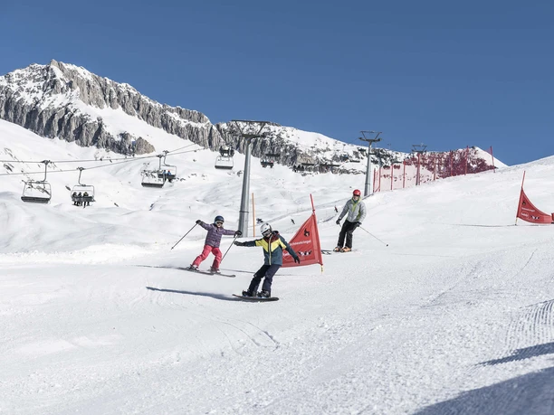 Ein abwechslungsreiches Wintersporterlebnis. Ein abwechslungsreiches Wintersporterlebnis.