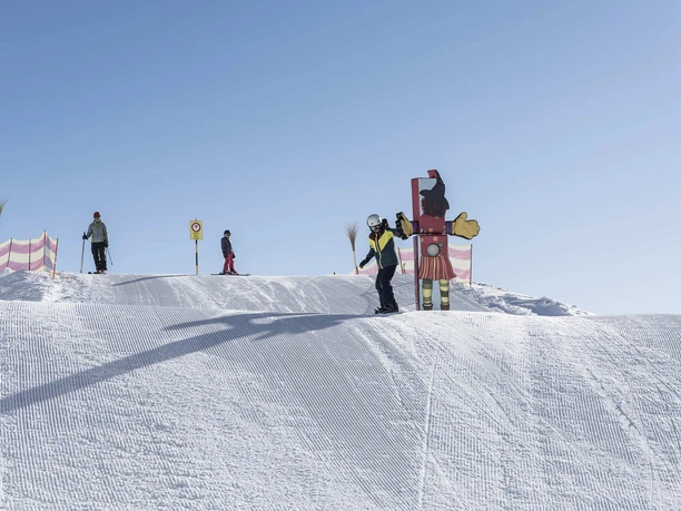 Ein abwechslungsreiches Wintersporterlebnis Ein abwechslungsreiches Wintersporterlebnis