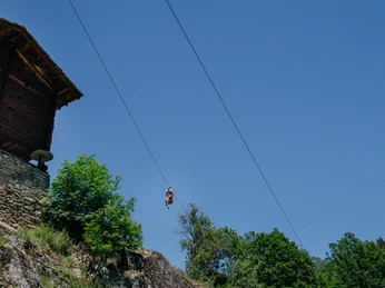 Hier können Grenzen ausgelotet und herausgefordert werden. Hier können Grenzen ausgelotet und herausgefordert werden.Here, boundaries can be explored and challenged.