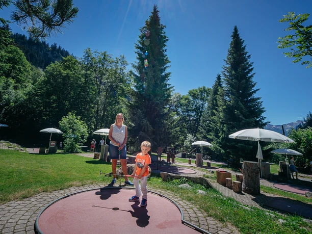 No one too small to be a minigolfer No one too small to be a minigolfer