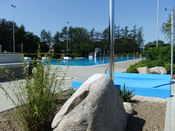 Ernst-Siemer-Bad Schwimmerbecken.jpg Ernst-Siemer-Bad Wittingen