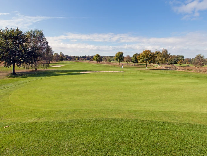 Grünfläche auf dem Gelände der Golfsportanlage Bokensdorf vom Golfclub Wolfsburg