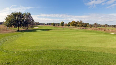 CC0 - Golfclub Bokensdorf1.jpg Grünfläche auf dem Gelände der Golfsportanlage Bokensdorf vom Golfclub Wolfsburg