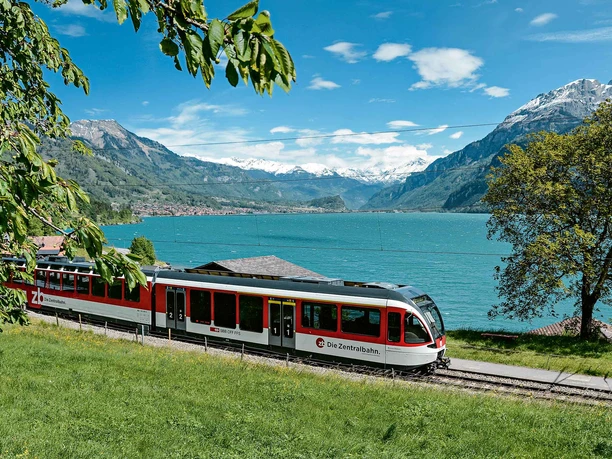 zentralbahn-brienzersee-ebligen-zug.jpg