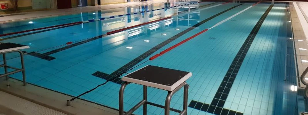 hallenbad-greene-schwimmbecken