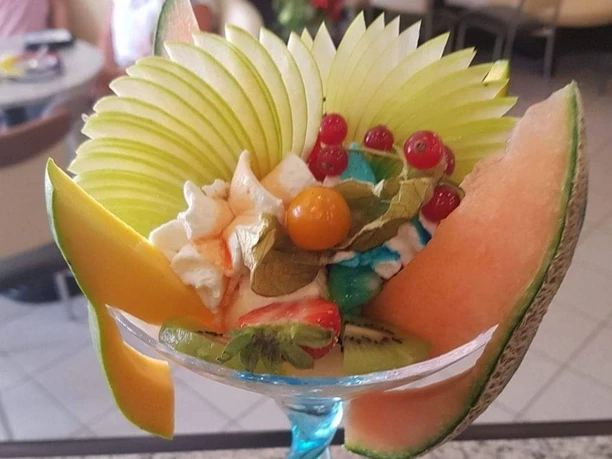eiscafe-venezia-willingen-obst.jpg