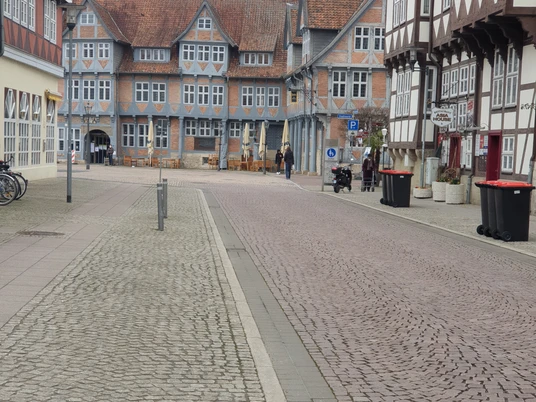 Motorrad-Parkplatz-Kanzleistrasse-1