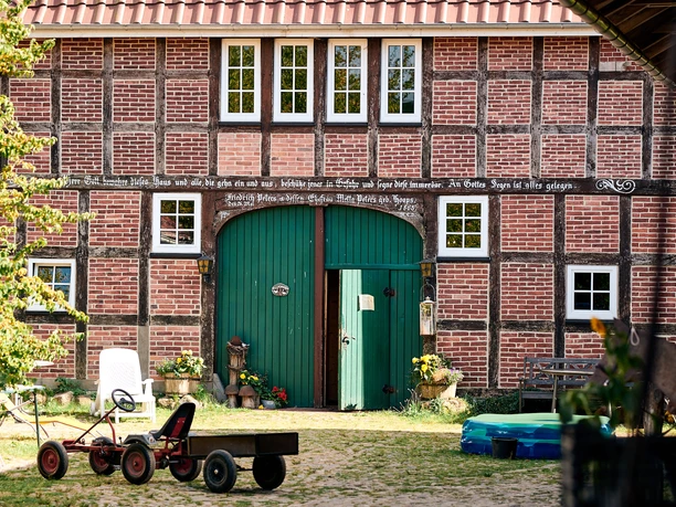 Unser Hof bietet viel Luft zum Atmen Unser Hof bietet viel Luft zum Atmen