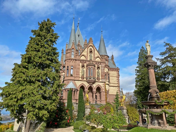 schloss_drachenburg_venusterrasse.jpg