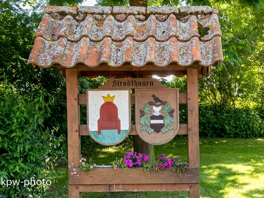 eingangstafel-strodthagen-mit-wappen