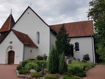 Die Gertrudenkirche in Altencelle Die Gertrudenkirche in AltencelleThe Gertrude Church in Altencelle
