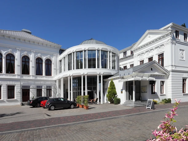 hotel-am-schloss-aussenansicht hotel am schloss aurich aussenansicht