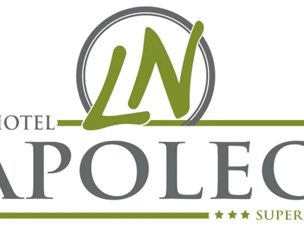 Landhotel Napoleon Logo des Landhotels Napoleon mit stilisiertem "LN" in Grün und Schriftzug "NAPOLEON" in Grau.