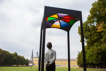 August Macke Figur im Hofgarten AugustMackeFigur_im_Hofgarten