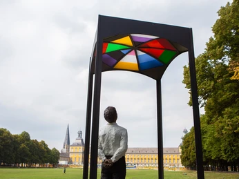 August Macke Figur im Hofgarten AugustMackeFigur_im_Hofgarten