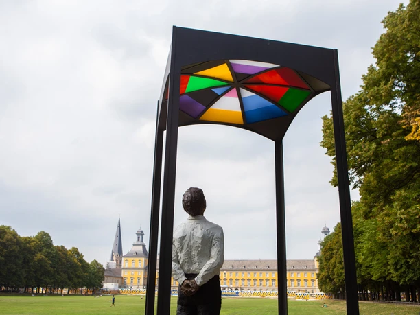 August Macke Figur im Hofgarten AugustMackeFigur_im_Hofgarten