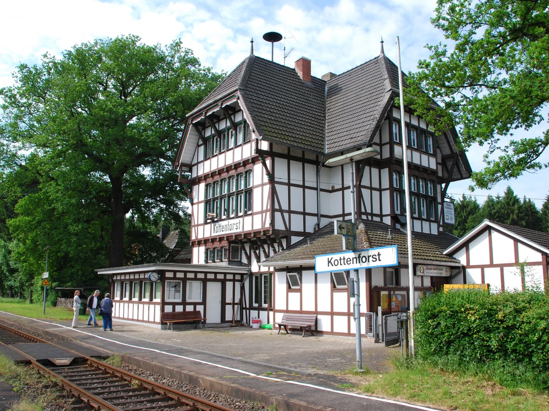 Bahnhof Kottenforst Gleisansicht
