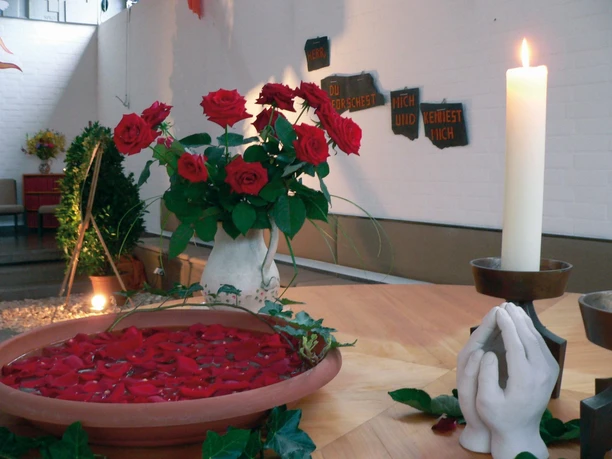 pilgerkirche-rosenschale.jpg