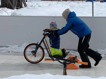 ice-bike-spass-synthetische-eisbahn-glice-beatenberg.jpg