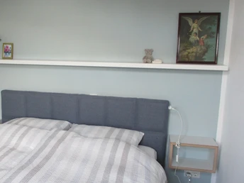 Eines von zwei Schlafzimmern in Peters Hof