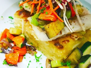 Tellergericht im Restaurant des Oste-Hotels Bremervörde Tellergericht im Restaurant des Oste-Hotels BremervördePlate meal in the restaurant of the Oste-Hotel BremervördeTallerkenmåltid i restauranten på Oste-Hotel BremervördeBordmaaltijd in het restaurant van het Oste-Hotel Bremervörde