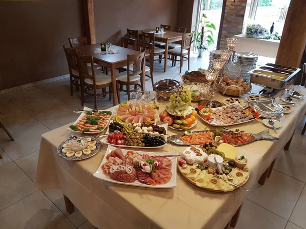 Frühstücksbufett im Bauerncafé Buchholz Frühstücksbufett im Bauerncafé Buchholz