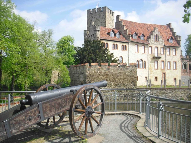 Der Kanonenplatz am Wasserschloss Flechtingen