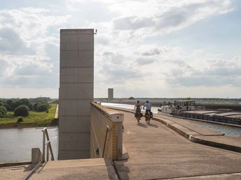 Das Wasserstraßenkreuz Magdeburg Das Wasserstraßenkreuz Magdeburg