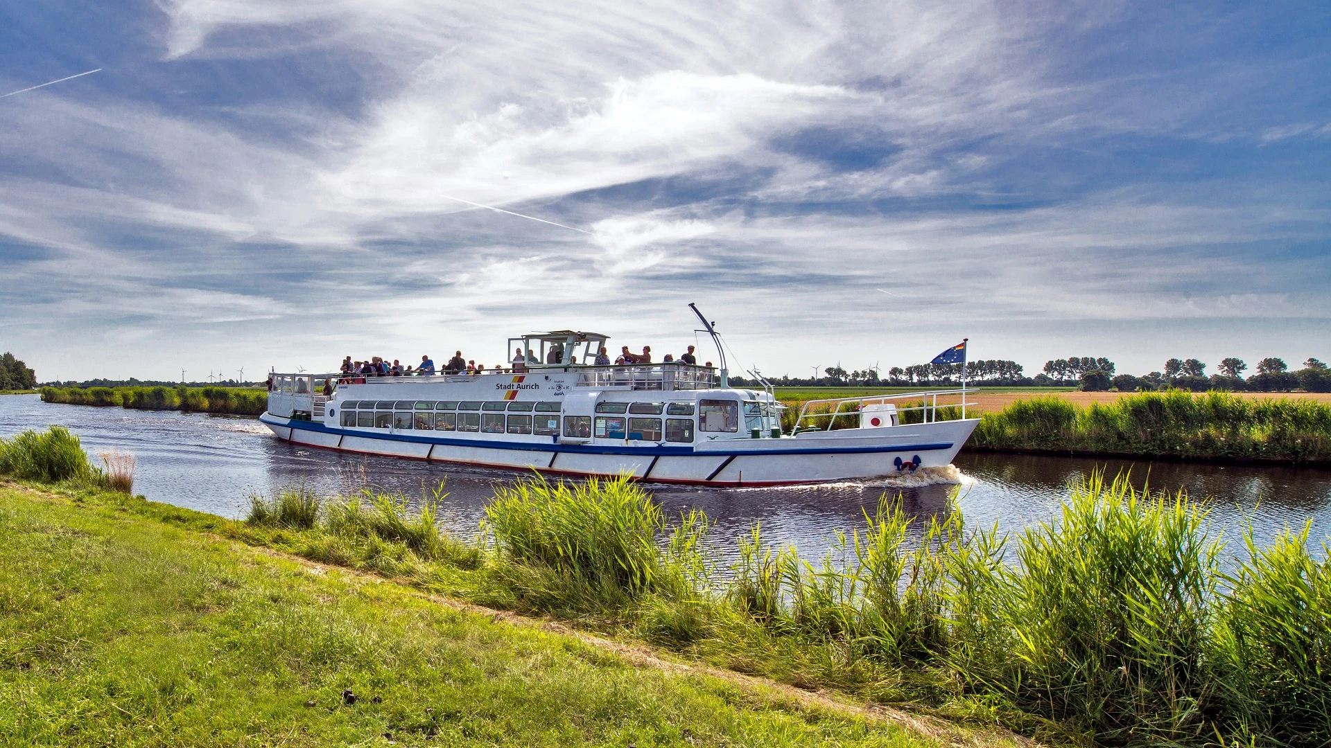Fahrgastschiff MS Stadt Aurich auf dem Ems Jade Kanal