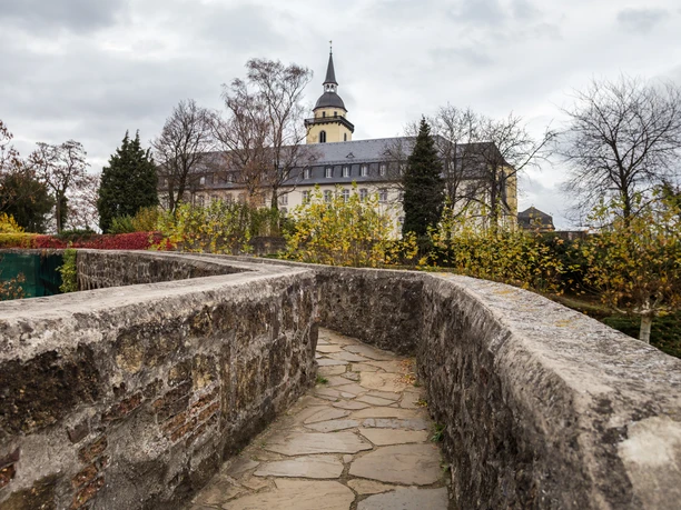 Abtei Michaelsberg im Herbst Abtei Michaelsberg im Herbst
