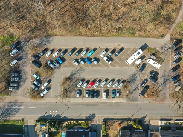 Wolfenbüttel Parkplatz Lechlumer Holz-1.jpg Wolfenbüttel Parkplatz Lechlumer Holz-1