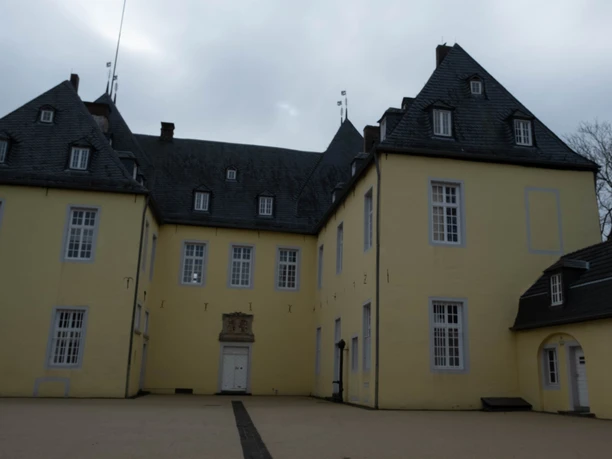 Schloss Alfter Innenhof 2020 Musik Picknick