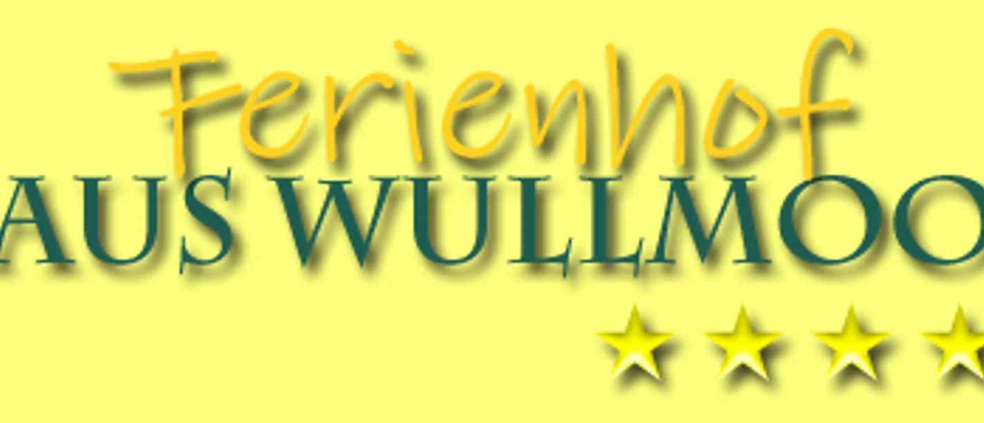 ©Haus-Wullmoor_Schapen.png Logo des Ferienhofs Haus Wullmoor mit grün-gelber Schrift und vier goldenen Sternen auf gelbem Grund