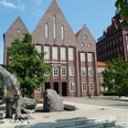 Museumsvorplatz_Plateosaurus_SNHM.jpeg