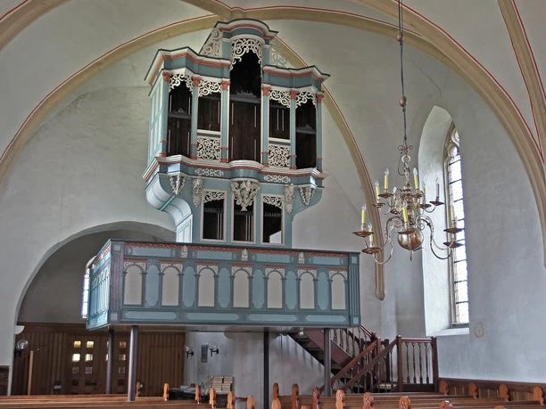 Marienkirche Wallenbrück innen Innenansicht der Marienkirche Wallenbrück mit kunstvoll verziertem barocken Orgelprospekt.