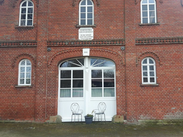 Alte Dielentür beim Gasthaus Nartumer Hof Alte Dielentür beim Gasthaus Nartumer Hof