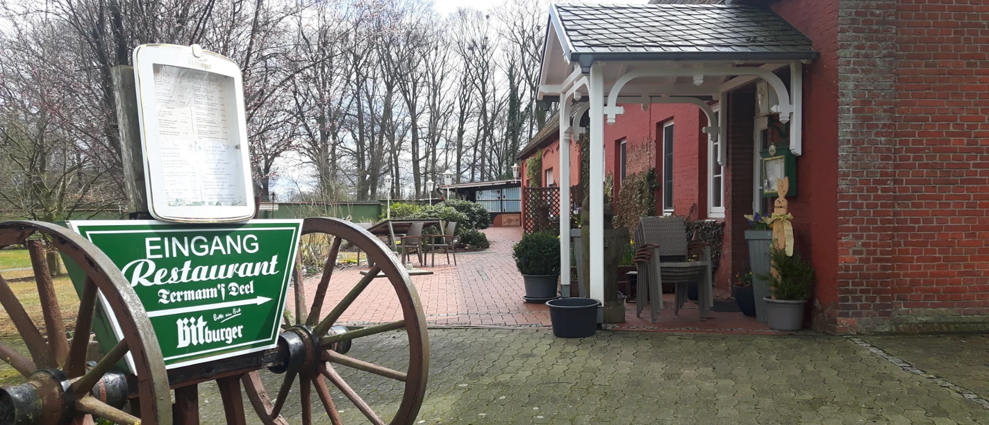 Ingang naar Restaurant Termanns Deel vanaf Nartumer Hof