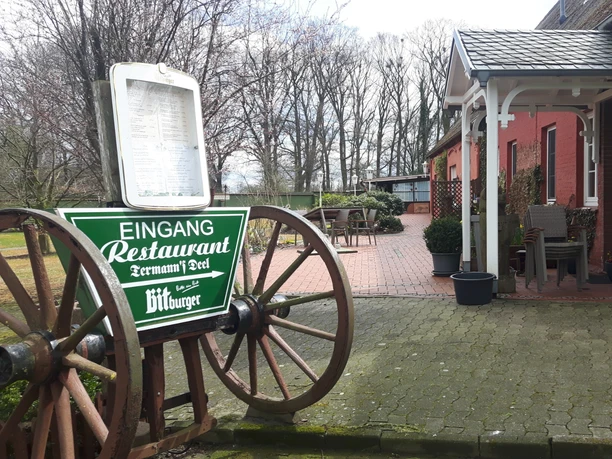 Eingang zum Restaurant Termanns Deel vom Nartumer Hof Eingang zum Restaurant Termanns Deel vom Nartumer Hof